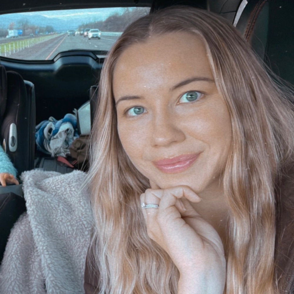 Meet your Posher, Chloe